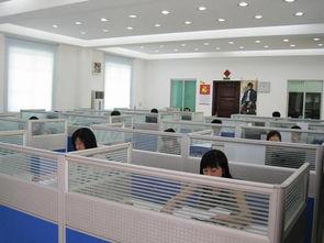 中东业务的突围关键在于从“被动承接风险”转向“主动管理不确定性”，通过本地化布局