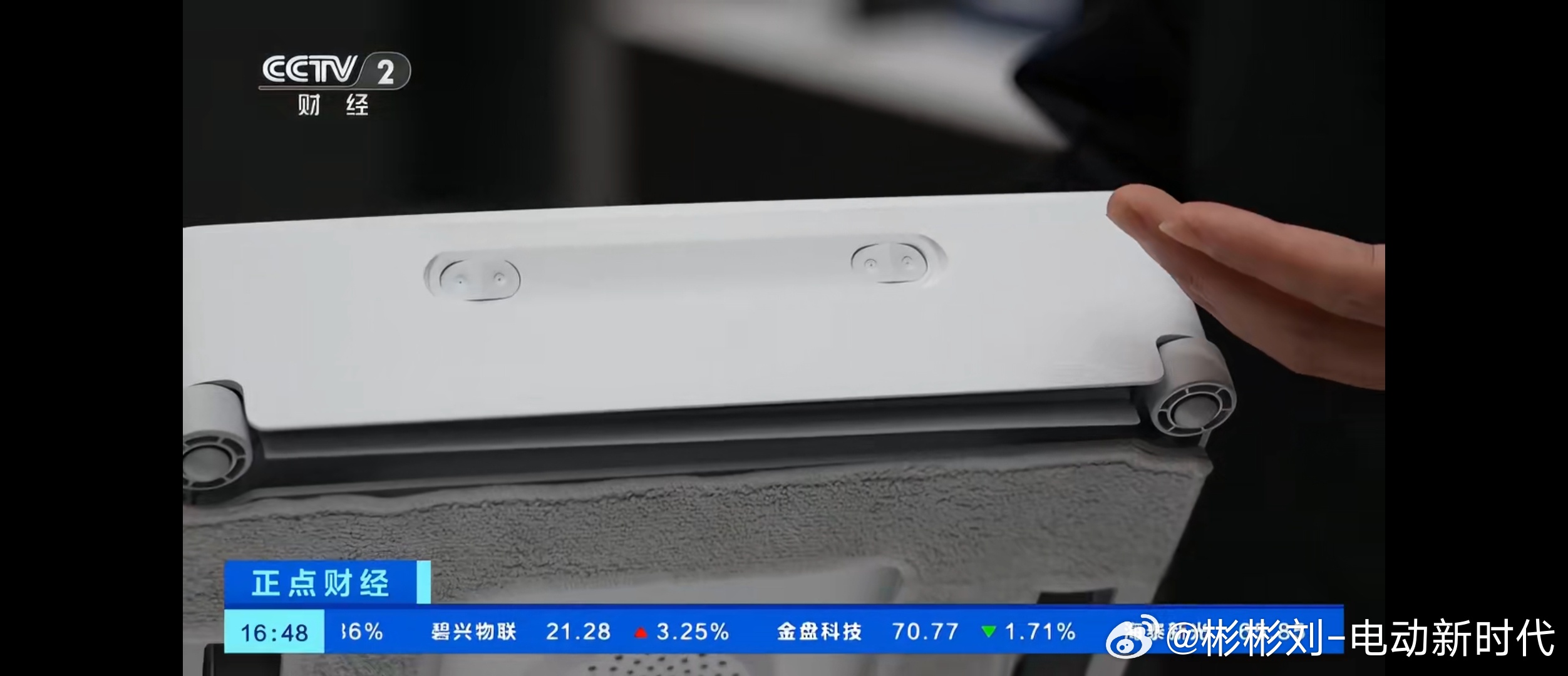 擦窗机器人卖爆了家居清洁又一个新风口：擦窗机器人爆发1-3月销量同比增长超70%