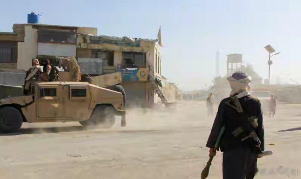 巴基斯坦正式宣战！两小时内遭强攻，致命导火索，中方早就提醒过27日凌晨，阿富汗首