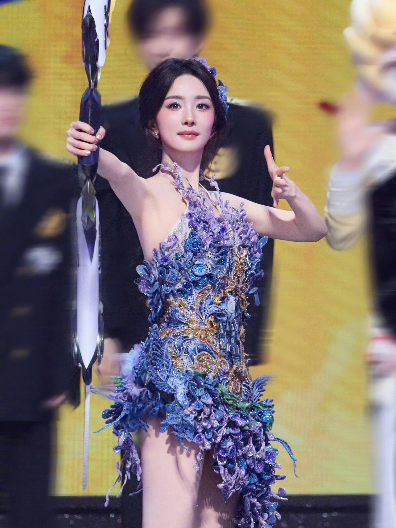 真的美出天际了要[机智]