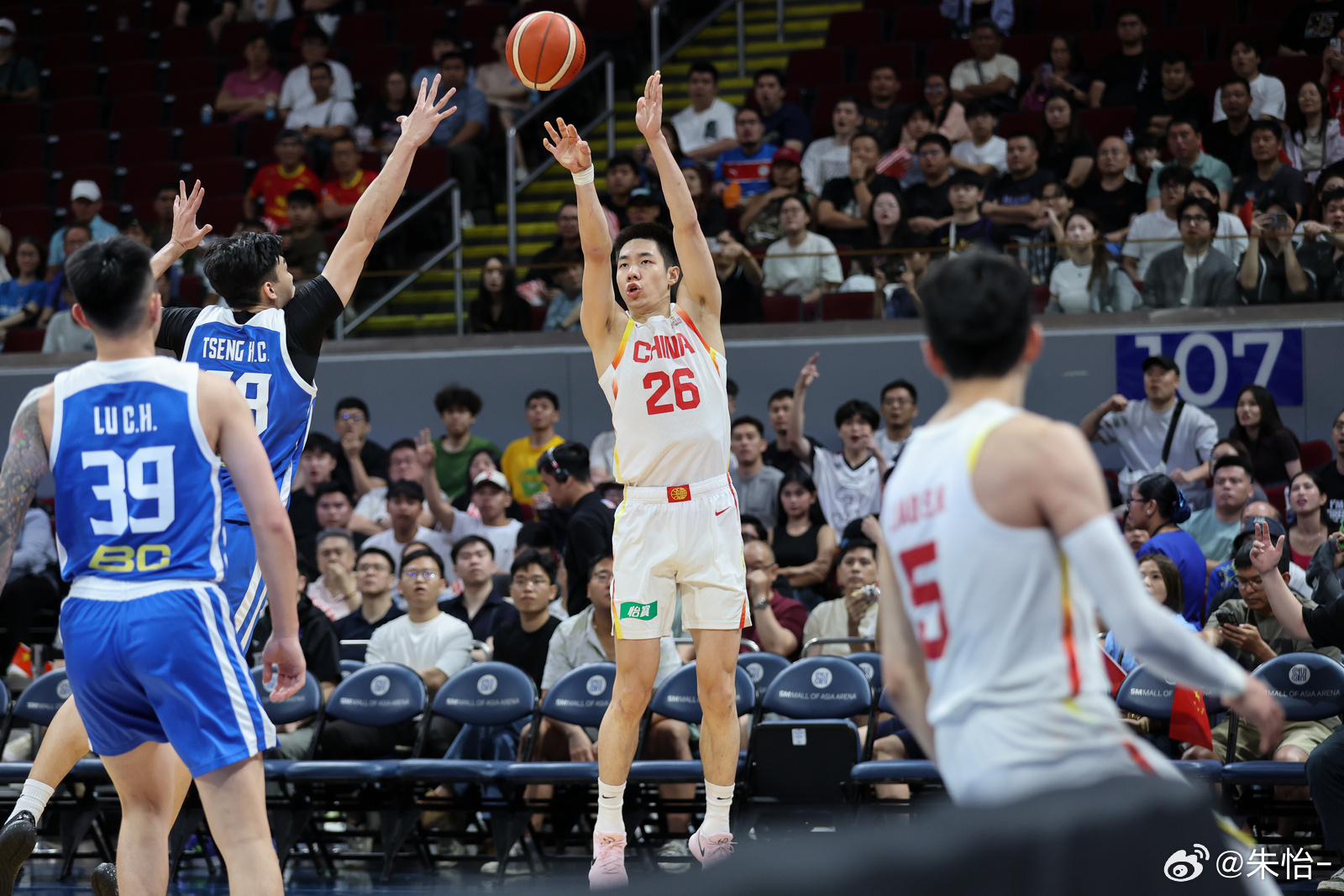 朱俊龙！！！！！！！！！！！！爹！！！中国男篮vs中国台北男篮