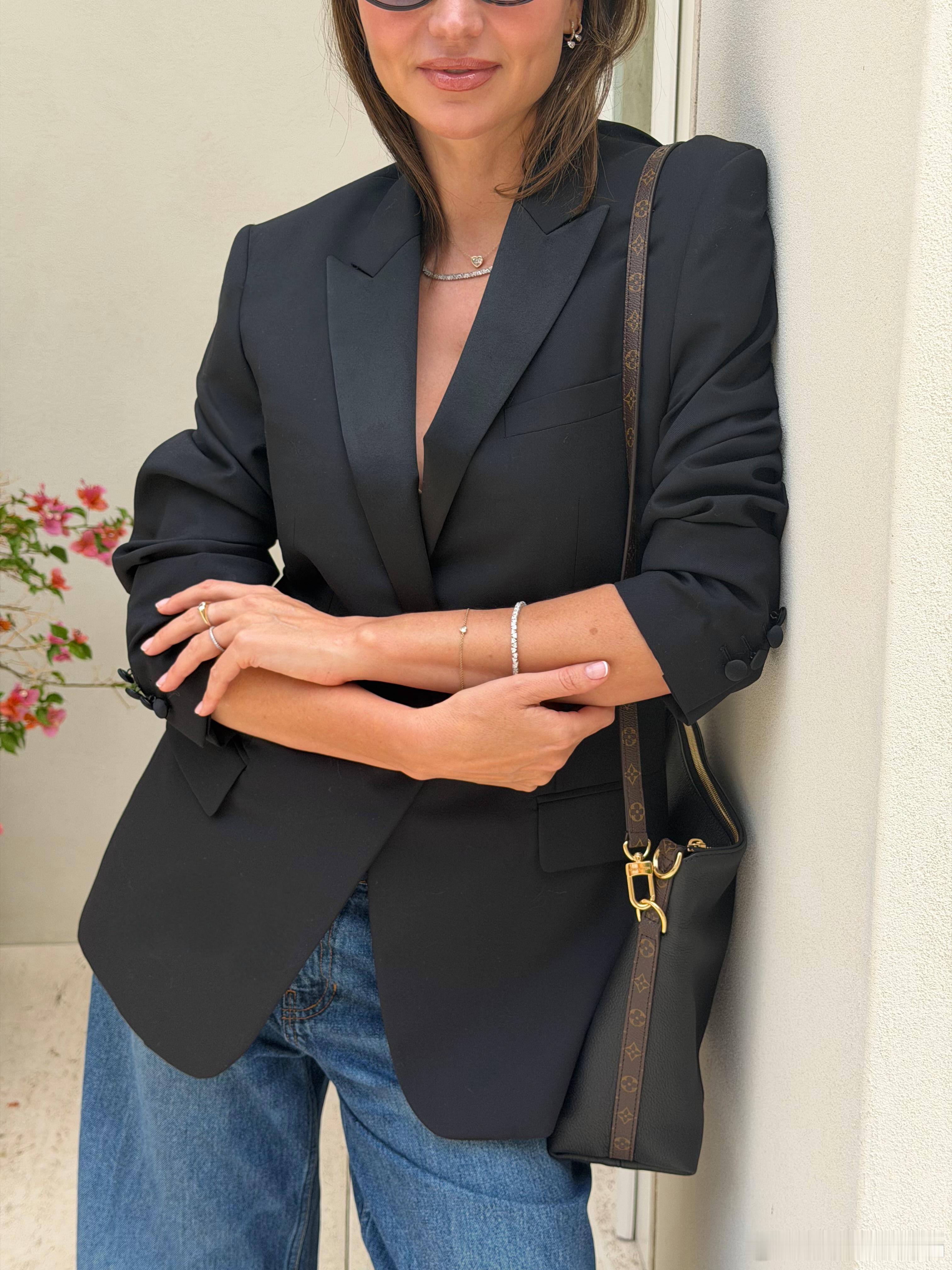Miranda Kerr米兰达可儿晒新穿搭，同时分享她参与设计的Michael 