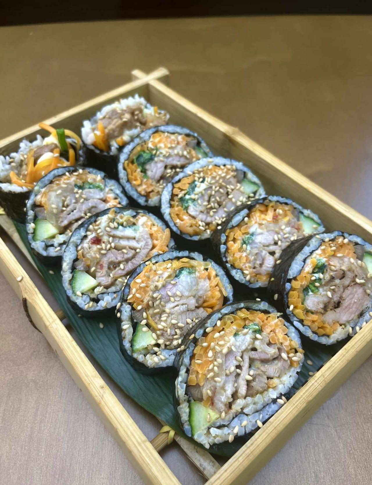 天河紫菜包饭！！
📍韩潮厨房 紫菜包饭 还有其他的韩式菜
也有火锅类型的
吃不