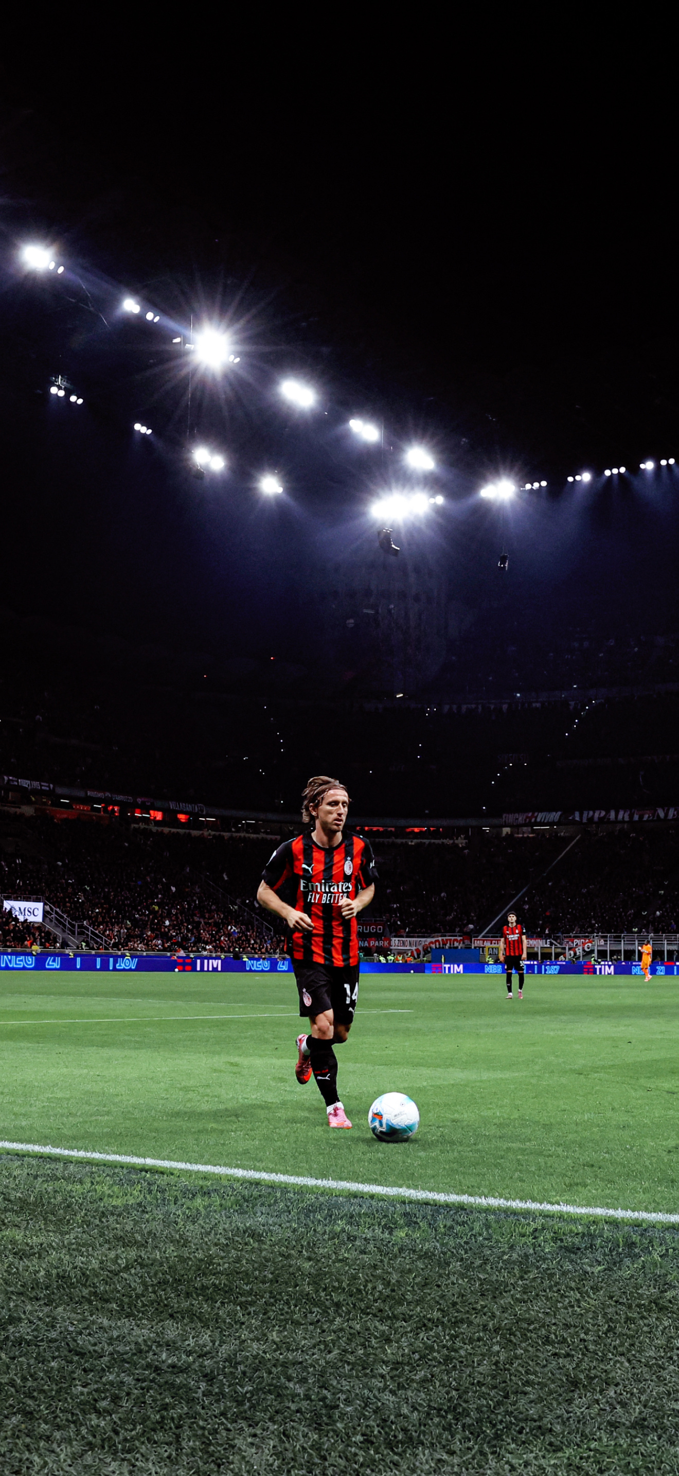 【手机壁纸分享】 ❤️🖤 莫德里奇🇭🇷.sempremilan