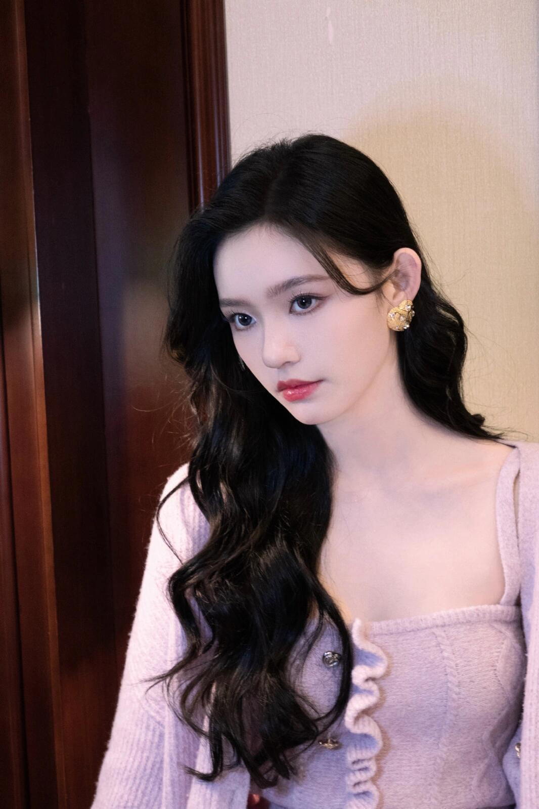 林允觉得听真话更重要 林允觉得听真话更重要 不是谁都能接受“你这段演得不好”这种