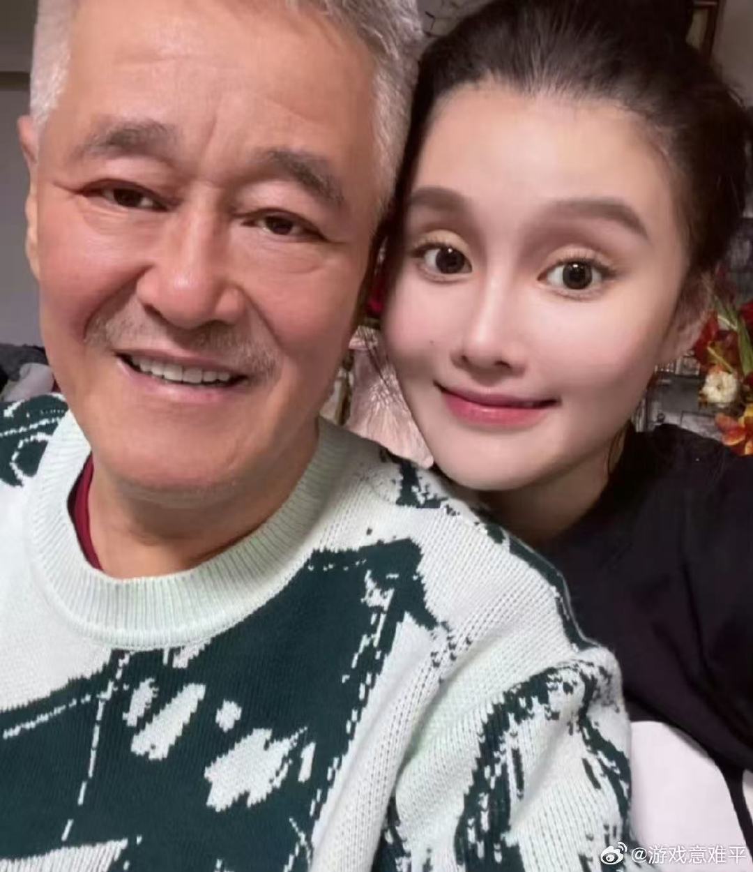 赵本山女儿曝丈夫是悉尼大学硕士 赵本山女儿球球大方分享丈夫背景，名校高学历加持，