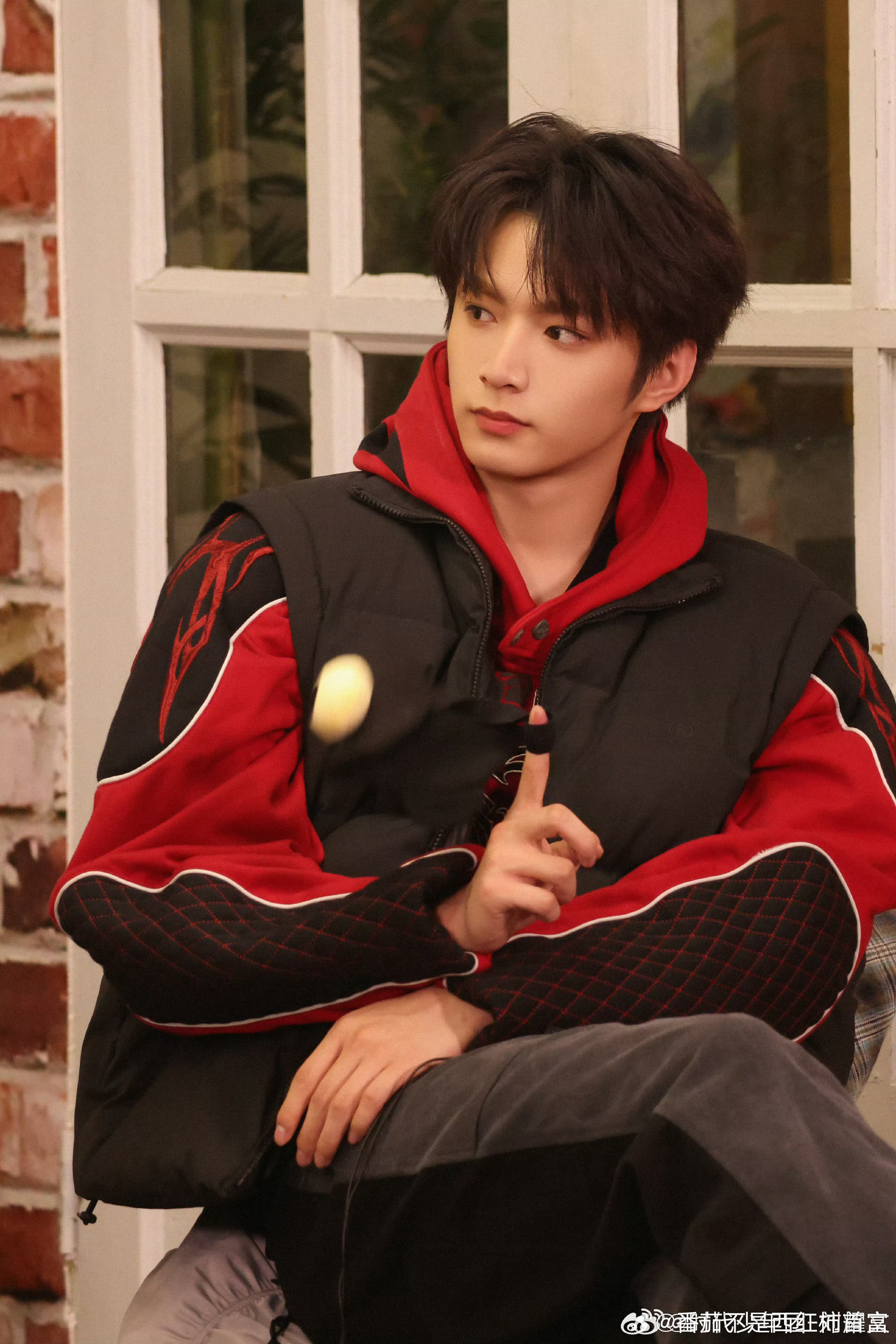 时代峰峻祖传的不怕老板怕师兄刘耀文这师兄已经刻进DNA里了刘耀文叫王俊凯必带师兄