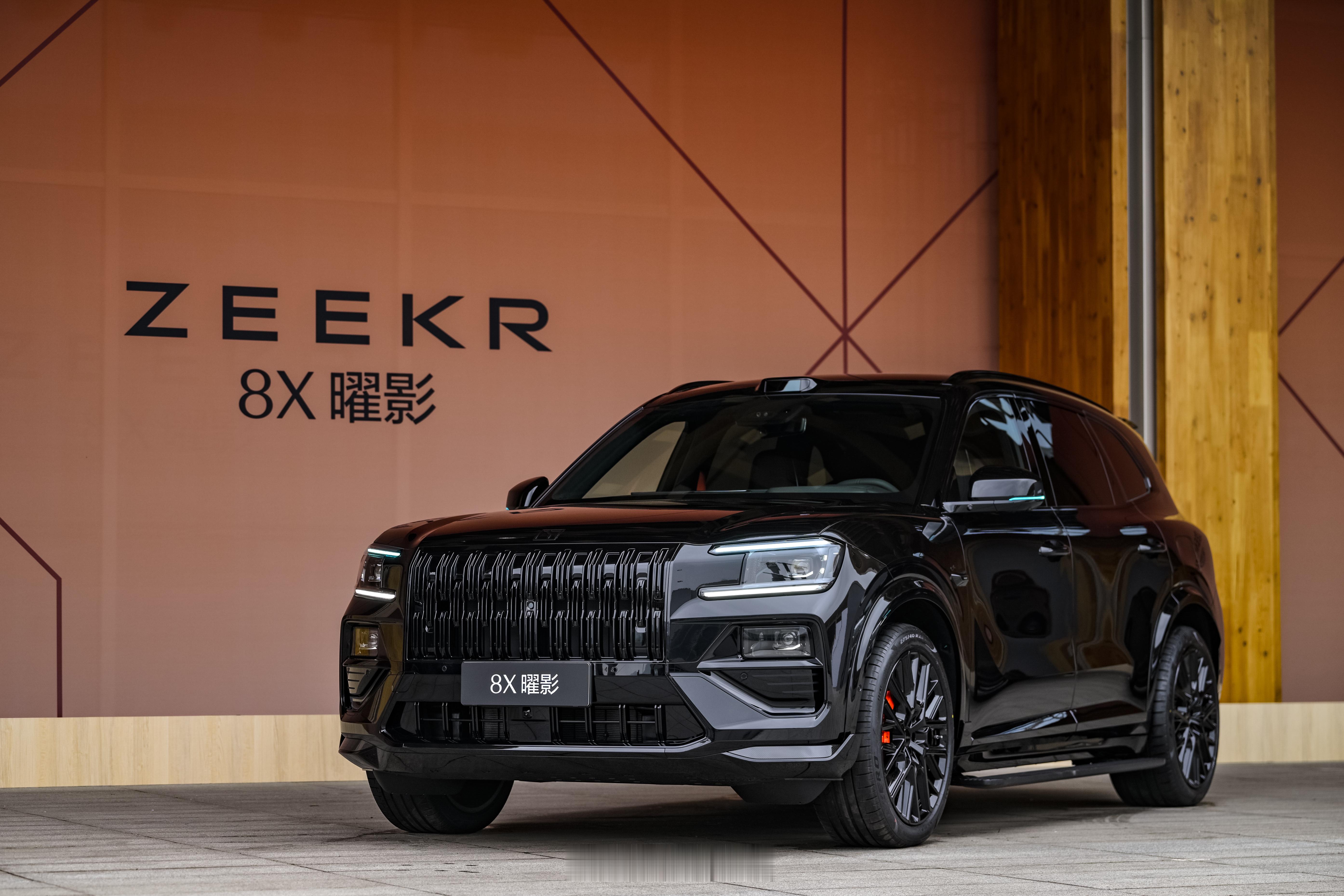 极氪8X的智驾系统千里浩瀚G-ASD 4.0，在今日4月17日随车正式上线。它从