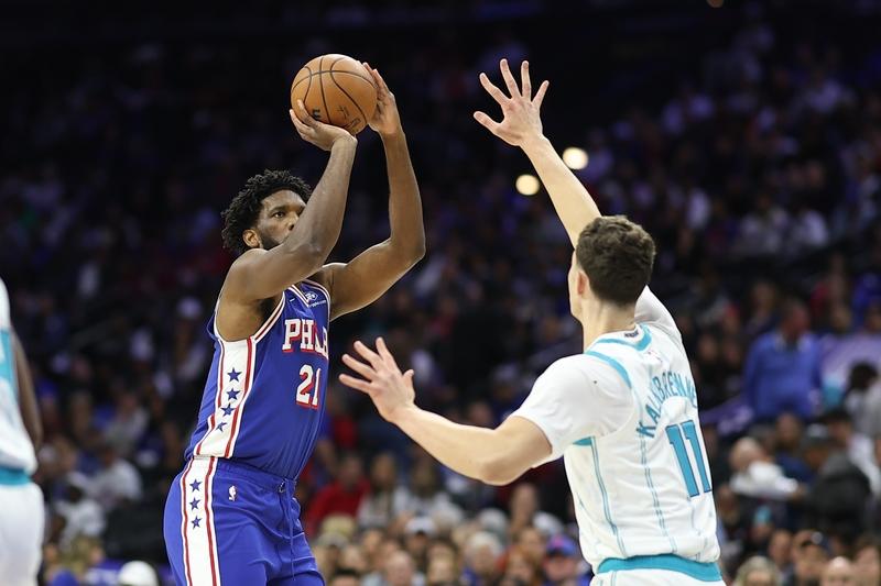 大帝篮板过敏！！NBA常规赛76人队险胜黄蜂，大帝伤愈转型得分后卫，全场20分2