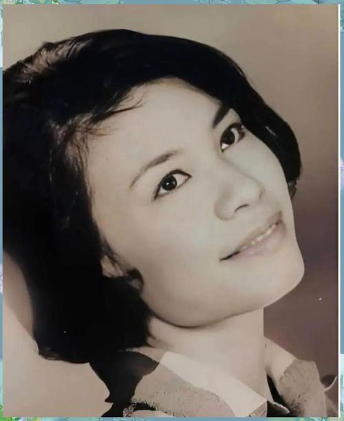 一生甘愿扮丑角！89岁余慕莲住老破小，网友：这才是真正的女神
 
谁能想到，港片