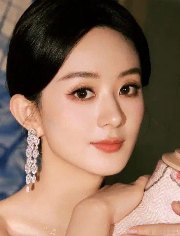 2025年85花格局依旧没变赵丽颖依旧保持奖项实绩第一，转型成功，成行业选剧标杆