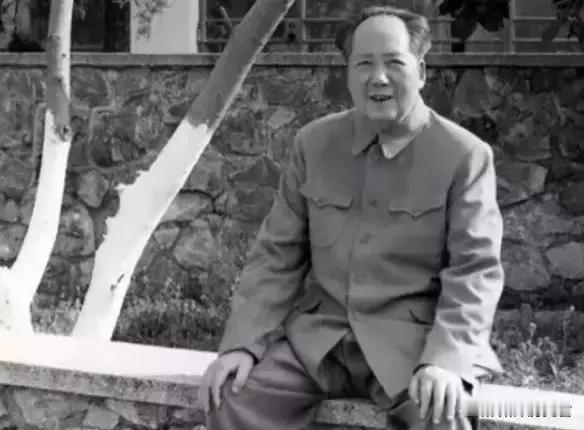 1600多位将帅，个个是人中龙凤，为什么唯独“服”毛主席？

咱们刚才算了一笔账