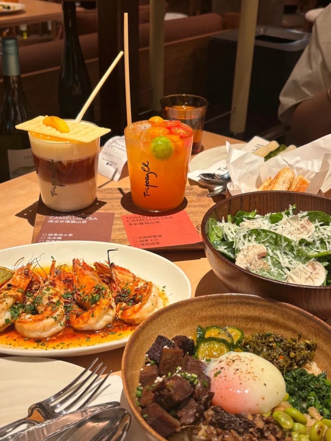 ˁ῁̬ˀ~𓎩🥢“小肚，小肚，我在🙋🏻‍♀️” ​​​