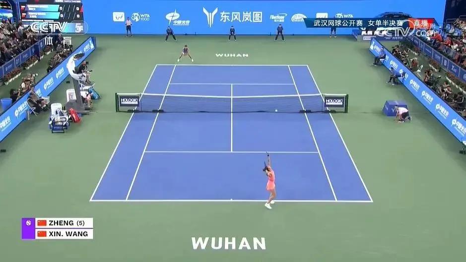 就在刚刚！创历史！郑钦文成为首位打入中国WTA1000赛决赛本土选手

作为网球