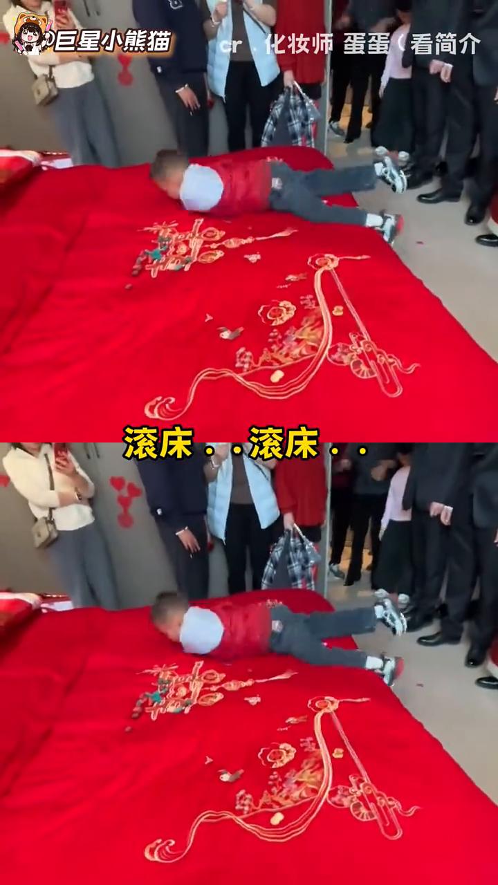 销冠果然在什么年龄段都是销冠。
巨星小熊猫。
博主参加婚宴遇到小孩来滚床，熟练的