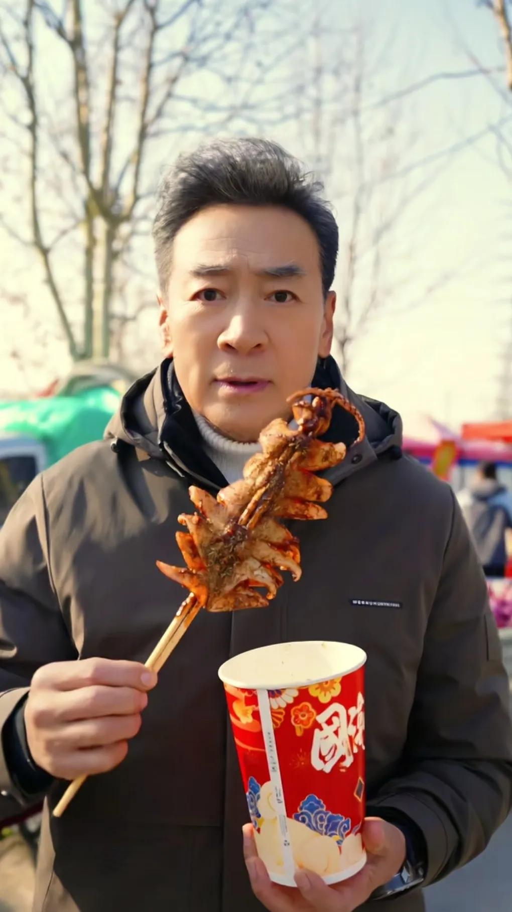 这是我见过的最帅的老头，浓眉大眼，一身正气，没有一样缺点。