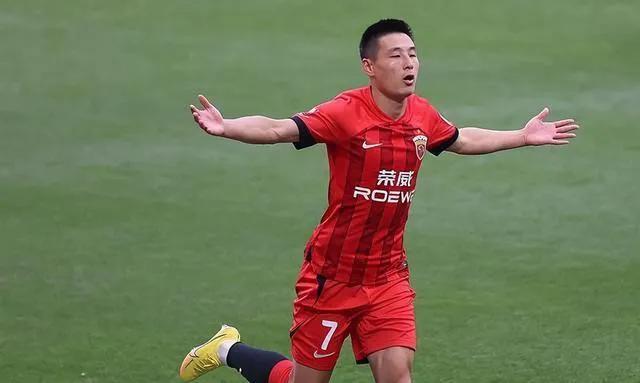 三过家门而不入，我们的武球王
1、海港对战梅州客家，武磊错失三次绝佳机会
2、不