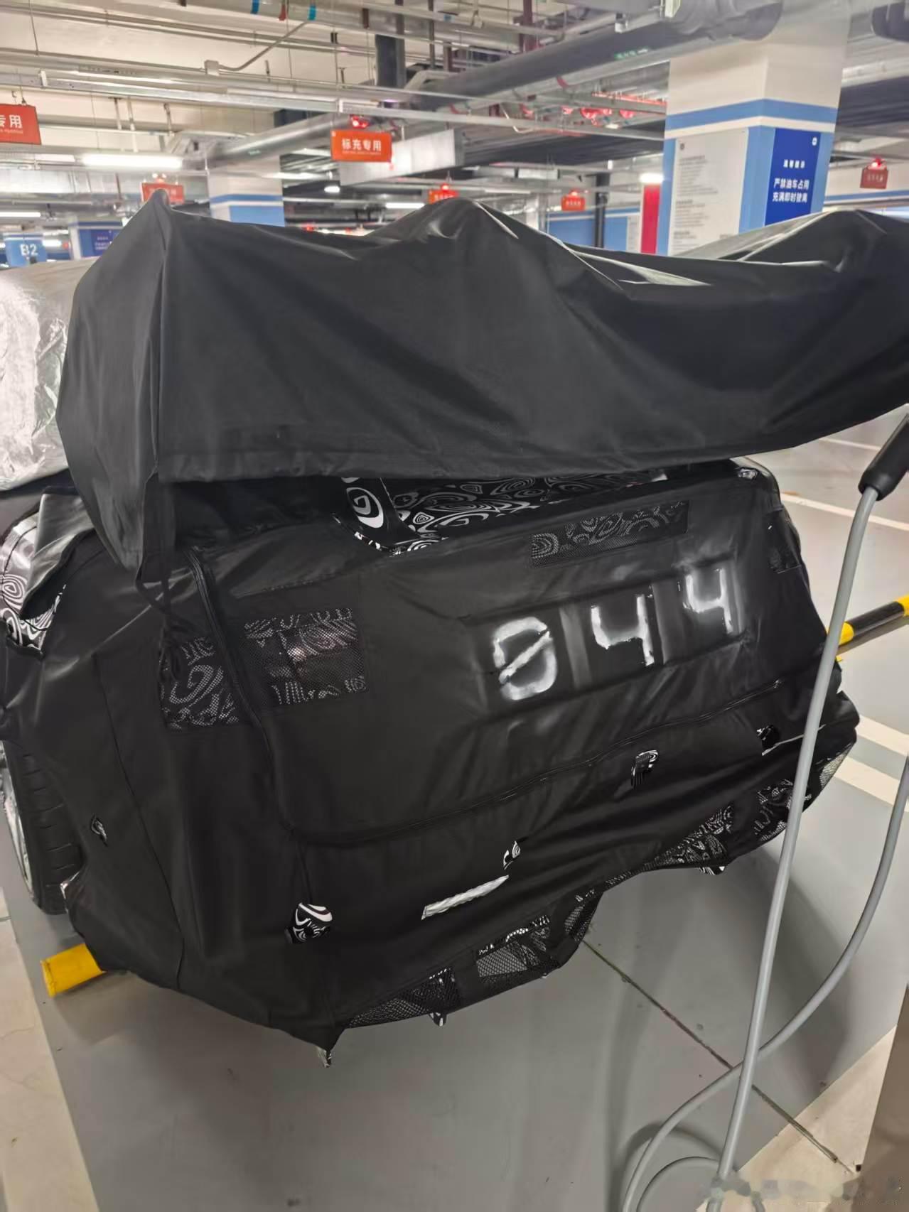 小米 SU7 Ultra 双门版？这大尾翼[哆啦A梦吃惊] ​​​