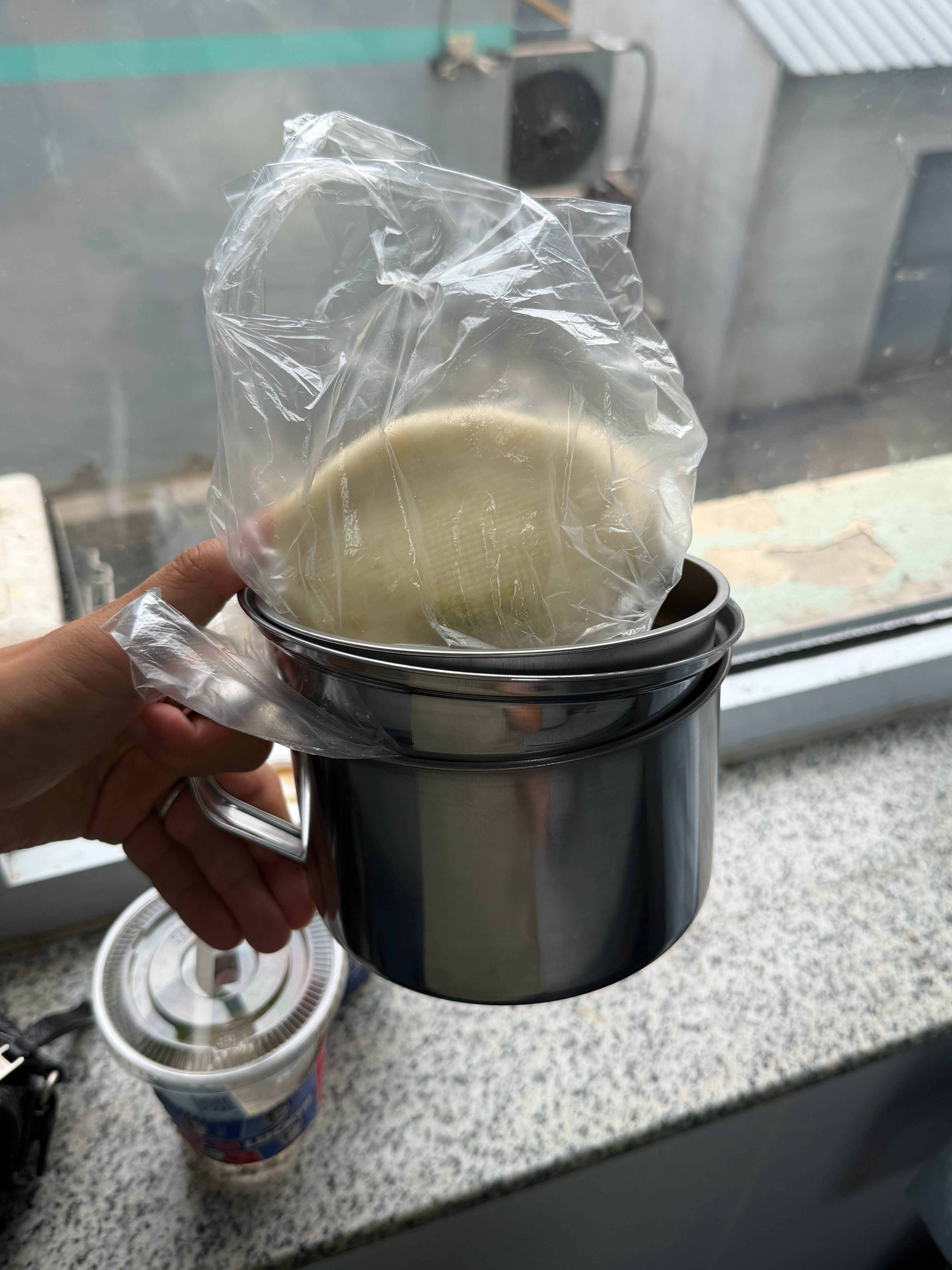 我上次用这种饭盆，得是二十年前了吧米汤+饭菜+馒头  刚刚好今天花了十块钱，又买