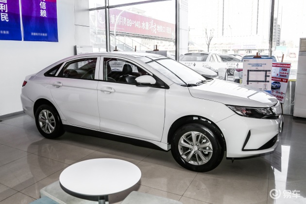 [小鲨帮选车]睿蓝汽车下“血本”了！这才是代步王