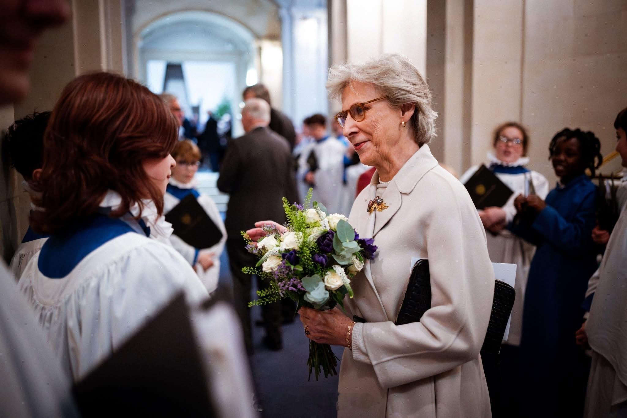 英国王室  2025年12月2日，格洛斯特公爵夫妇在伦敦惠灵顿兵营卫队礼拜堂参加