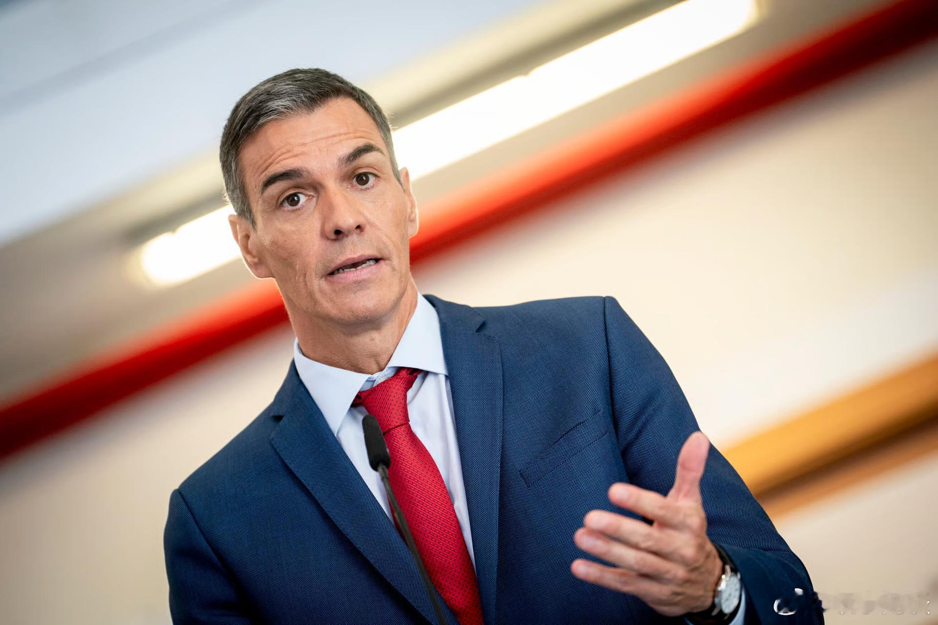 【在反特朗普集会上，桑切斯承诺要“向全球右翼施压”】（政治报） 西班牙首相佩德罗