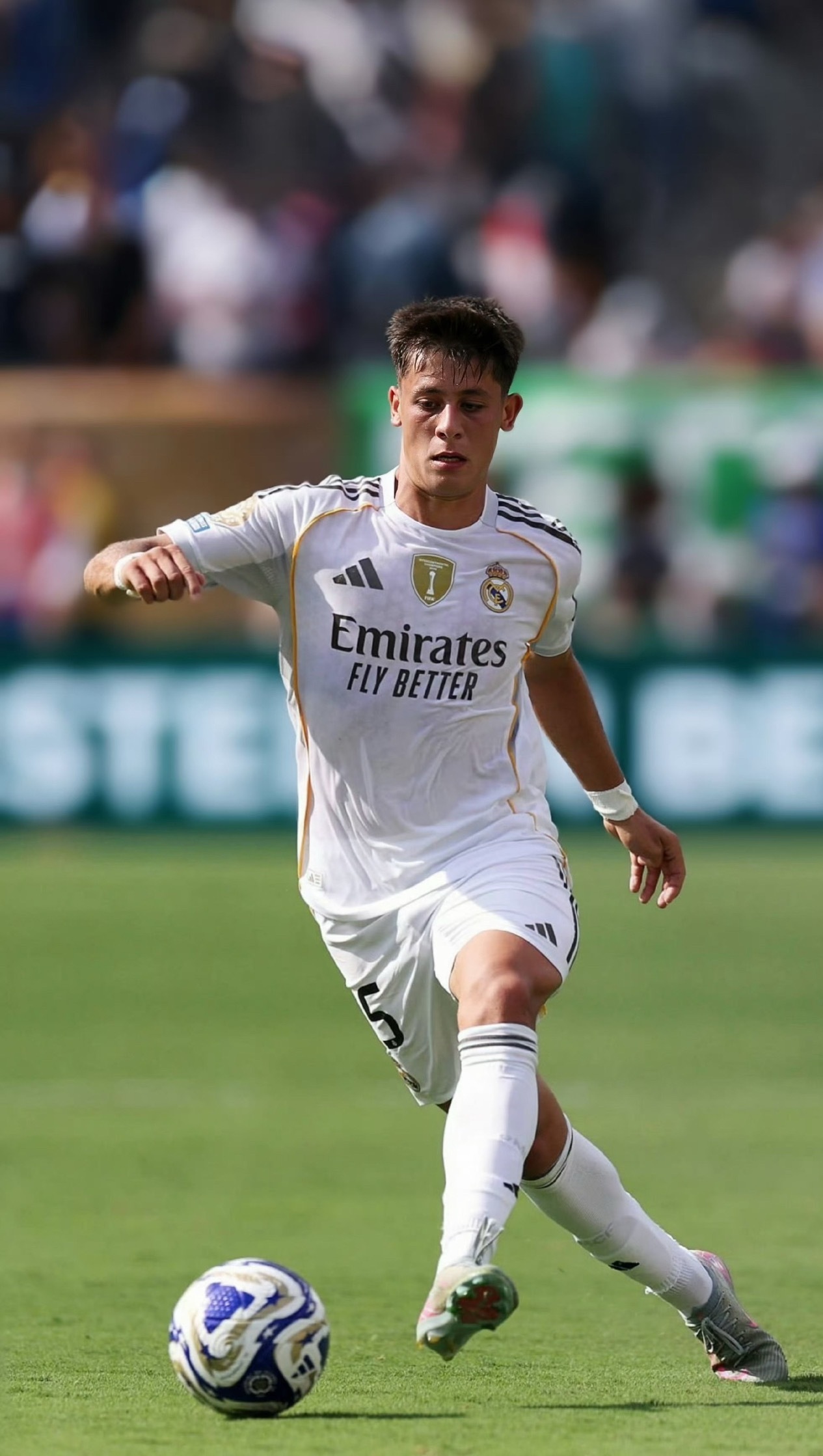 送助攻仍被换下！9000万红星1个月2次不满主帅，蔑笑嘲讽：总是我北京时间3月7