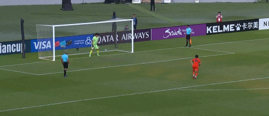 【杨皓宇打中门柱，没进！】U23国足vs乌兹别克斯坦