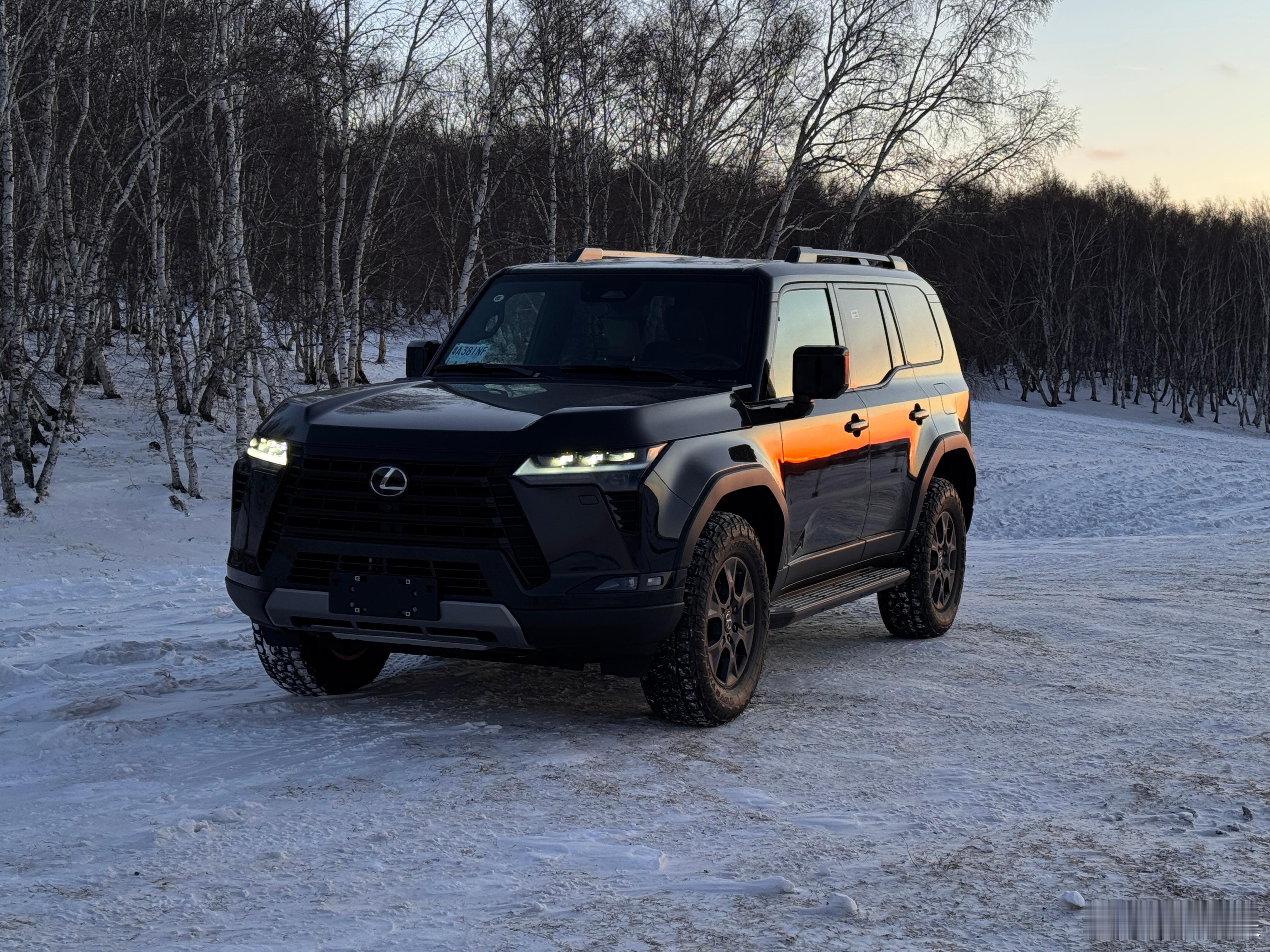 零下三十度对于人类来说，短短的一小会工夫就会危及生命。但人类发明了内燃机，发明了