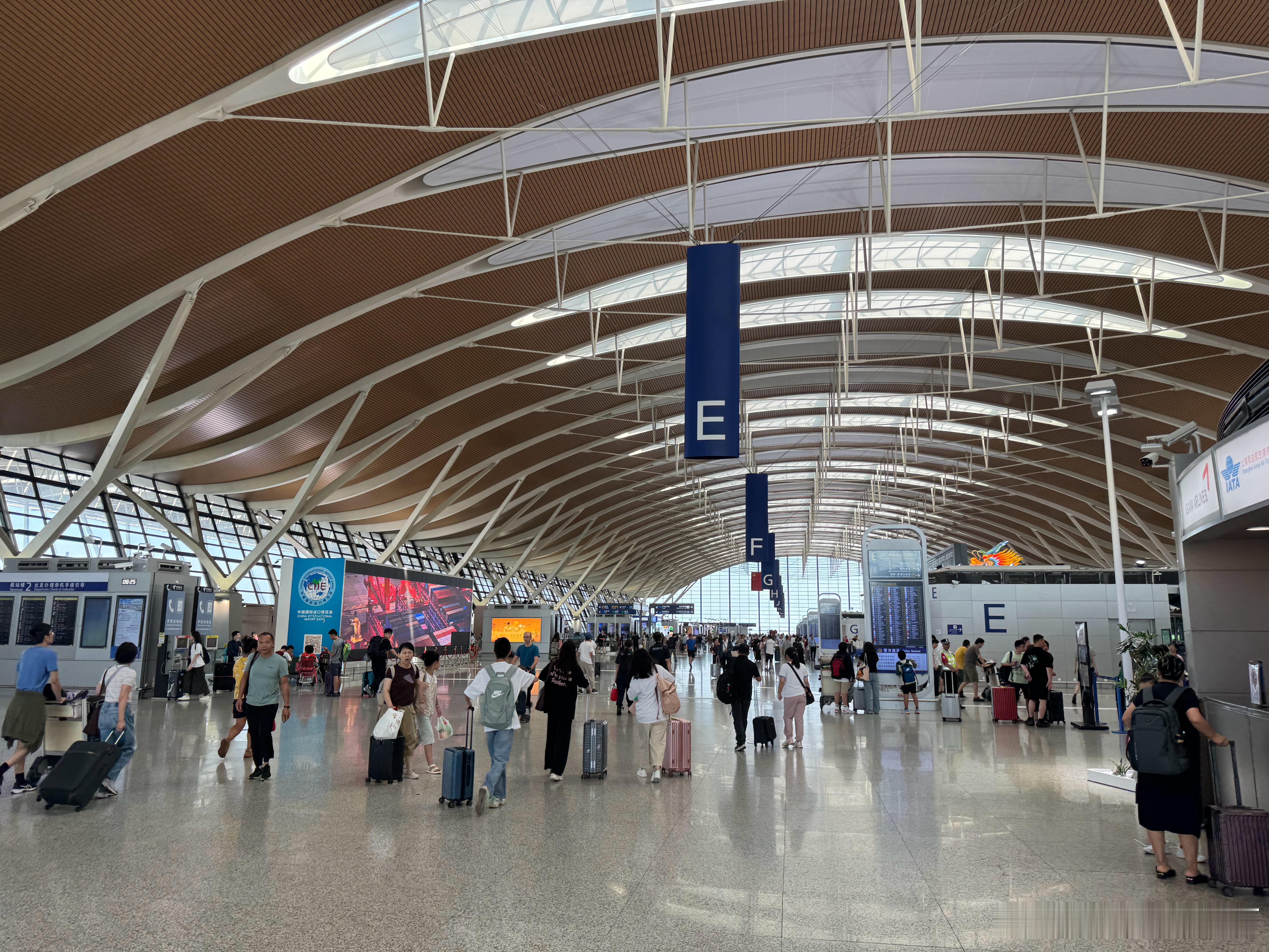 每次到浦东🛫都觉得腿疼… ​​​