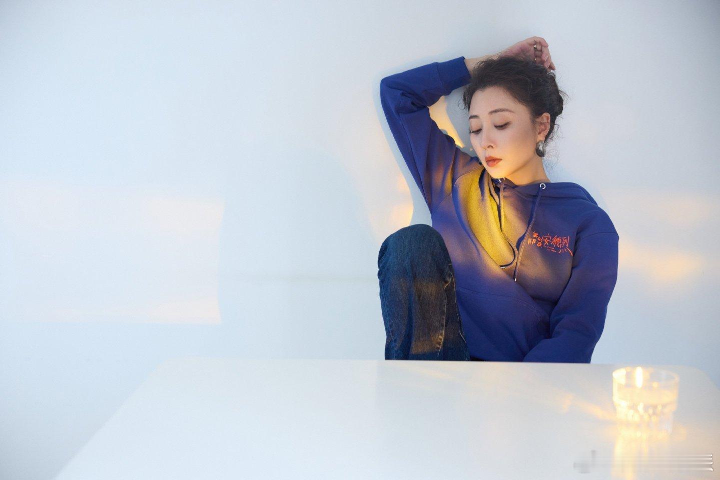 殷桃 简单丸子头也很美 