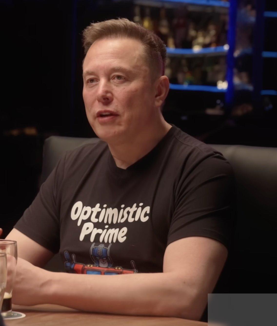 马斯克突然在X上说了一句没头没脑的话。
"未来，人类将前往其他星球，为此会把“万