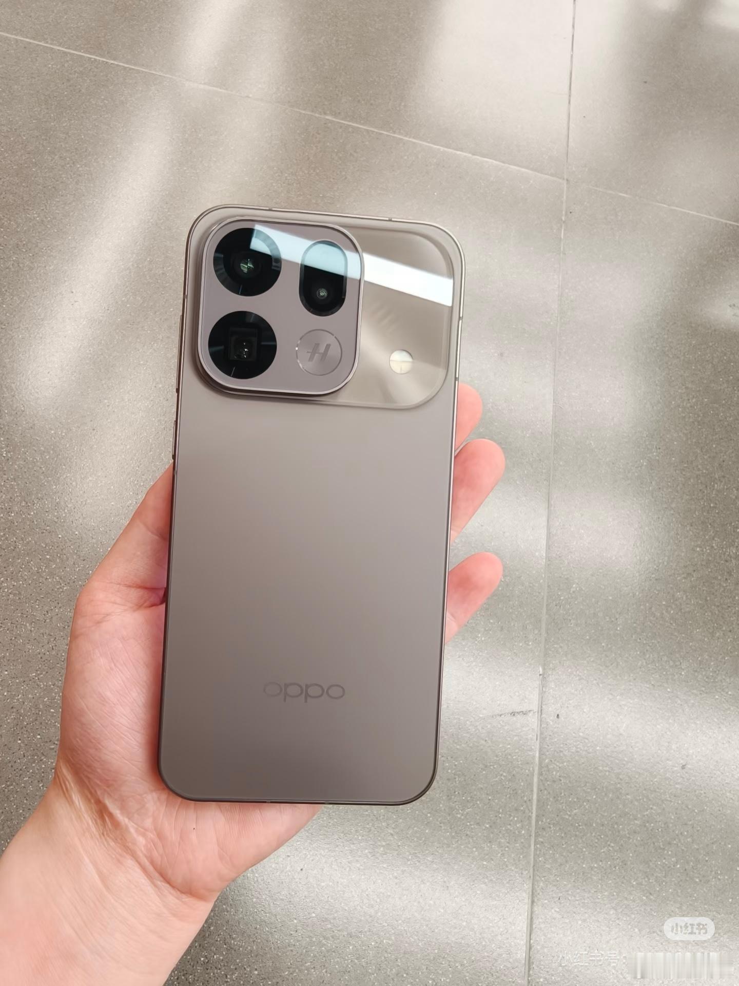 OPPO Find X9s Pro外观都发出来了，四个颜色，高级吗？