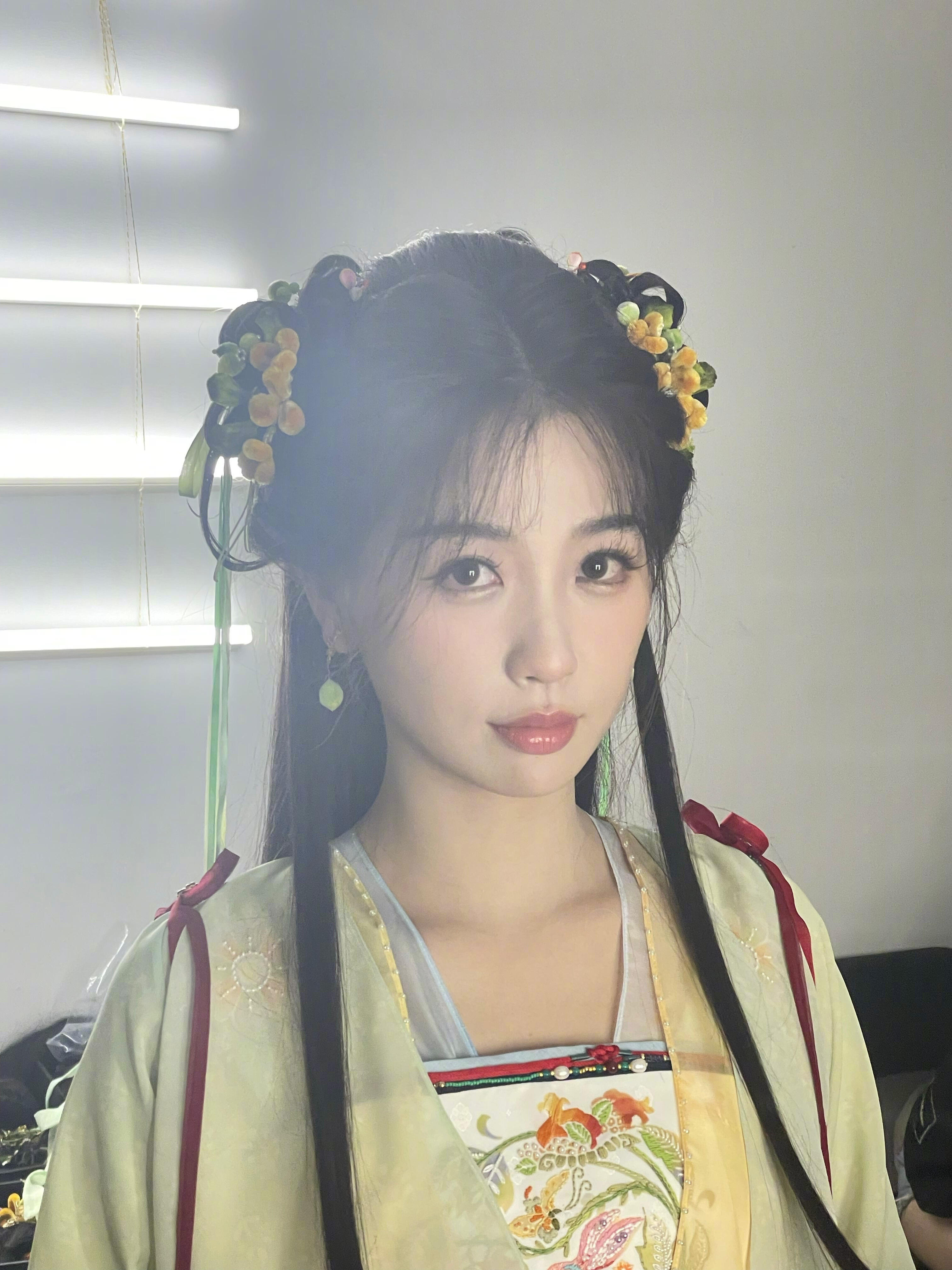 虞书欣 