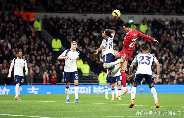 埃基蒂克接受天空体育采访时表示："今天热刺球迷的表现令人惊叹，他们的助威给球队巨