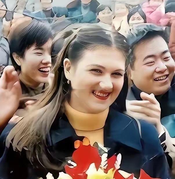23岁乌克兰女子，远嫁给河南穷小伙，婚姻8年，生下3个儿子，但本该幸福美满的婚姻