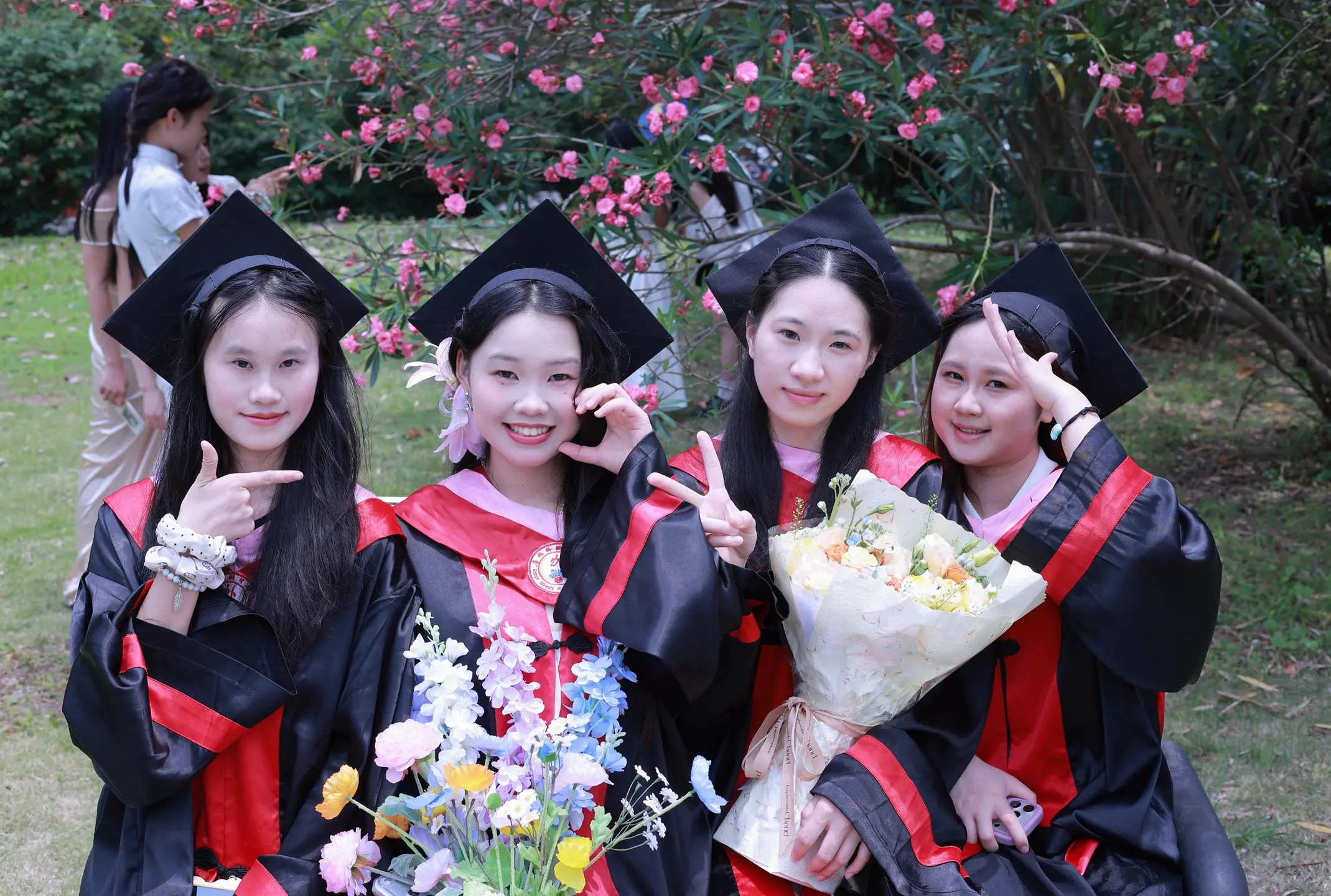 学位到手   前路自由。