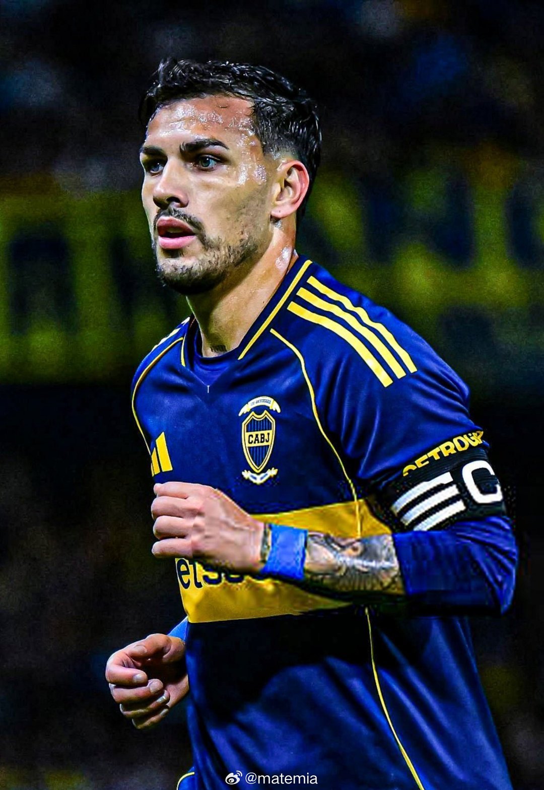 🚨🇦🇷入选阿根廷国家队10月名单的博卡队长帕雷德斯将缺席联赛对阵巴拉卡斯中