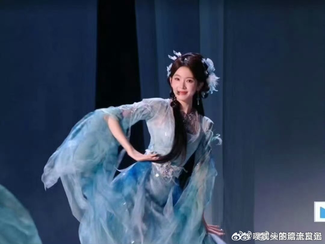 惊鸿一面现场直拍惊鸿一面直拍夯爆了 现场收音格外出色，细腻声线完美呈现，沉浸式聆