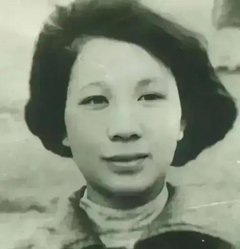 1949年，渣滓洞大屠杀中，盛国玉在枪响前倒地装死，不久，特务进来补枪，谁料，他