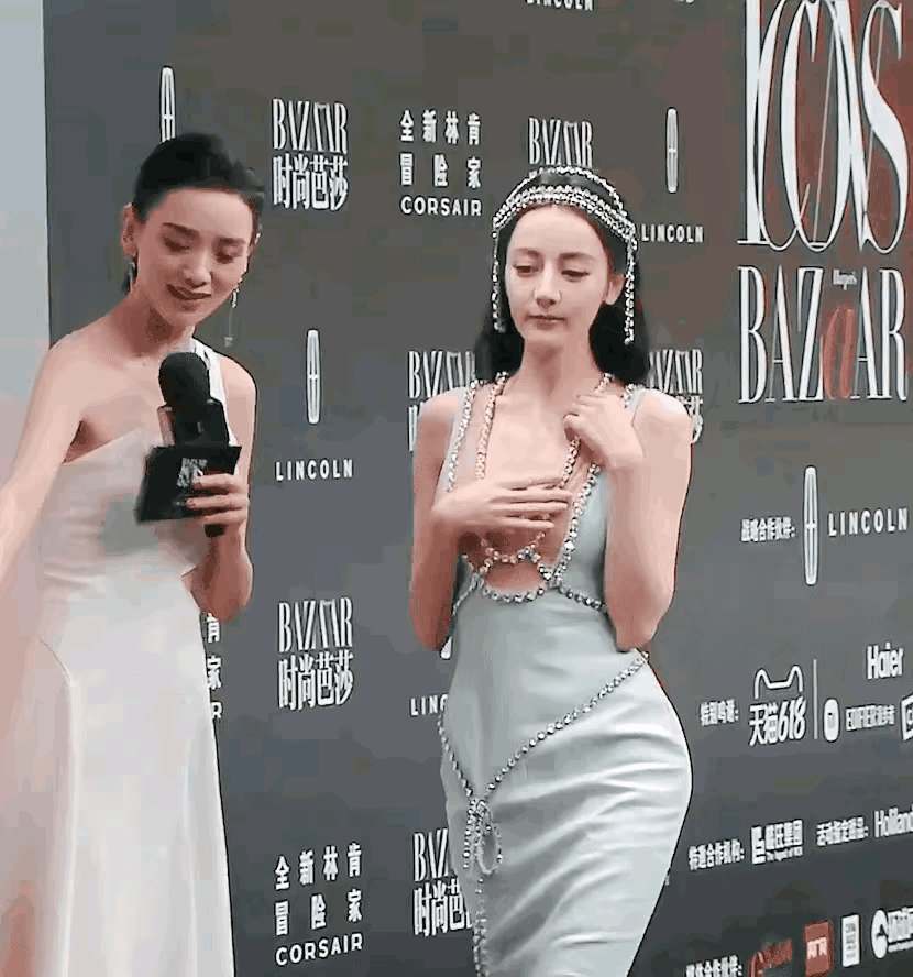 这么喜欢“捂”，看来已经深入骨髓了，改不了了[捂脸][捂脸]

#妙笔生花创作挑