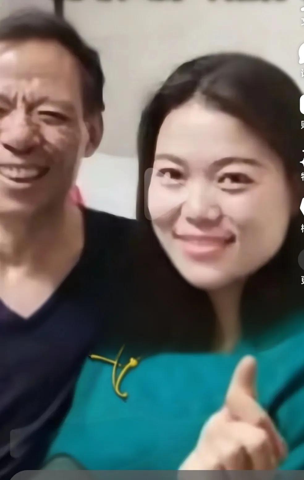 夺命恋爱[流泪][流泪][流泪]
“满大街都是人，咋就没我姑娘呢！”护士小董的父