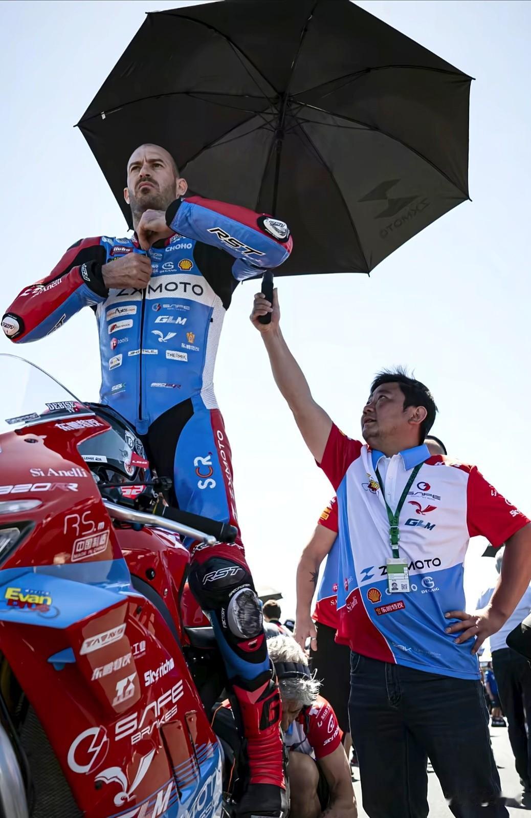 2026年WSBK葡萄牙站，中国品牌张雪机车创造历史！法国车手德比斯驾驶国产82