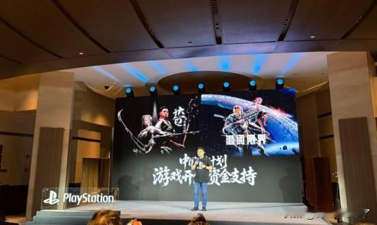 索尼互娱上海董事长兼总裁江口达雄、索尼互娱中国区软件业务负责人Sean Kell