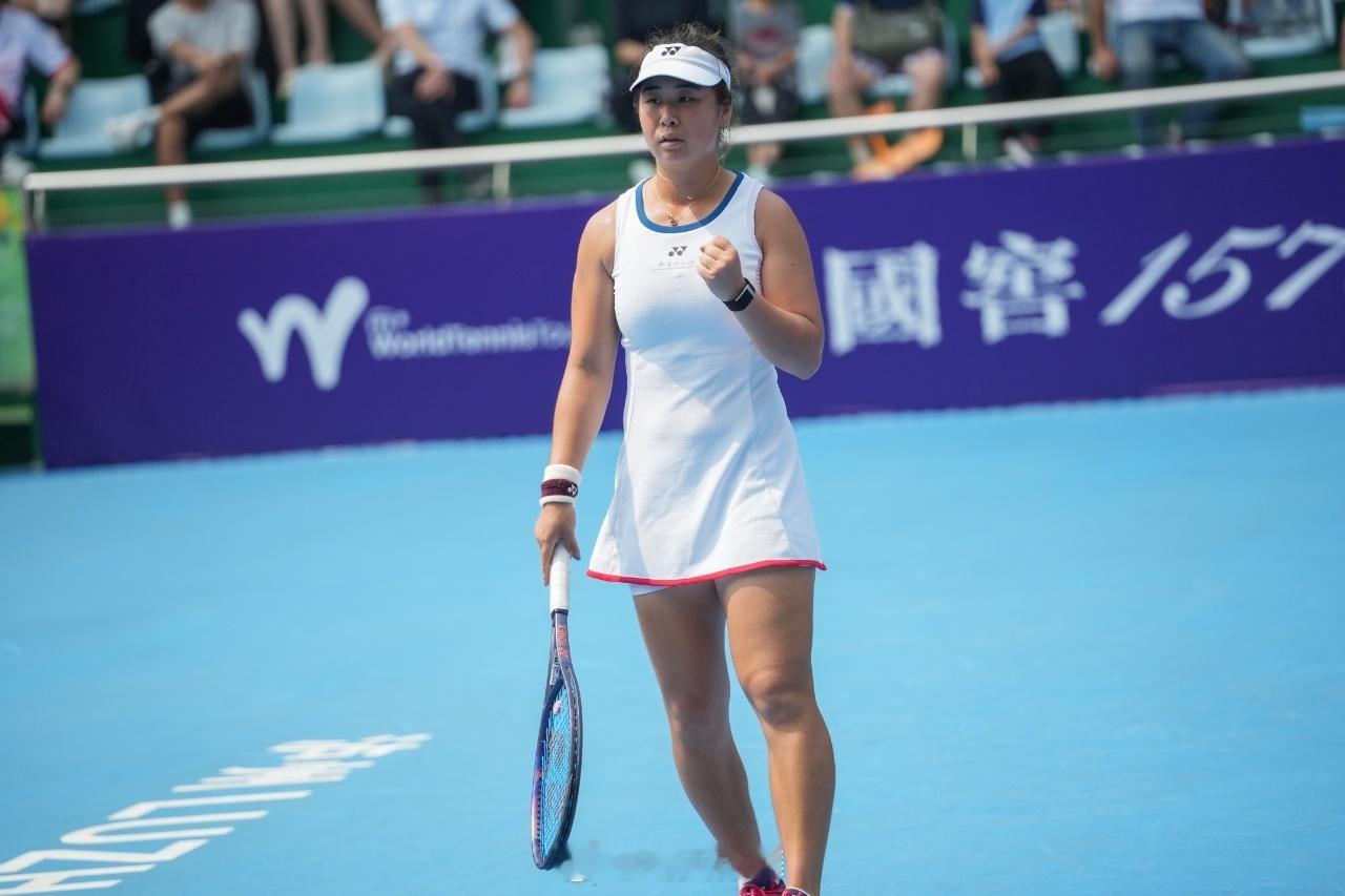 九江WTA125首轮施晗🇨🇳以6-1/6-1横扫皮耶里🇮🇹晋级，收获15