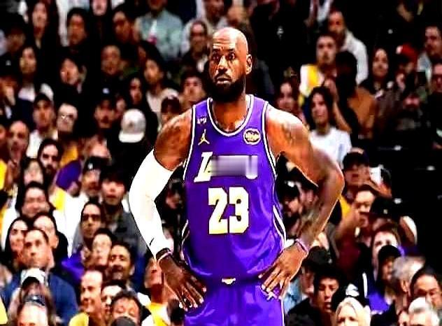 22年的纪录，被一个41岁的男人，说破就破了。
 
41岁零44天，詹姆斯在场上