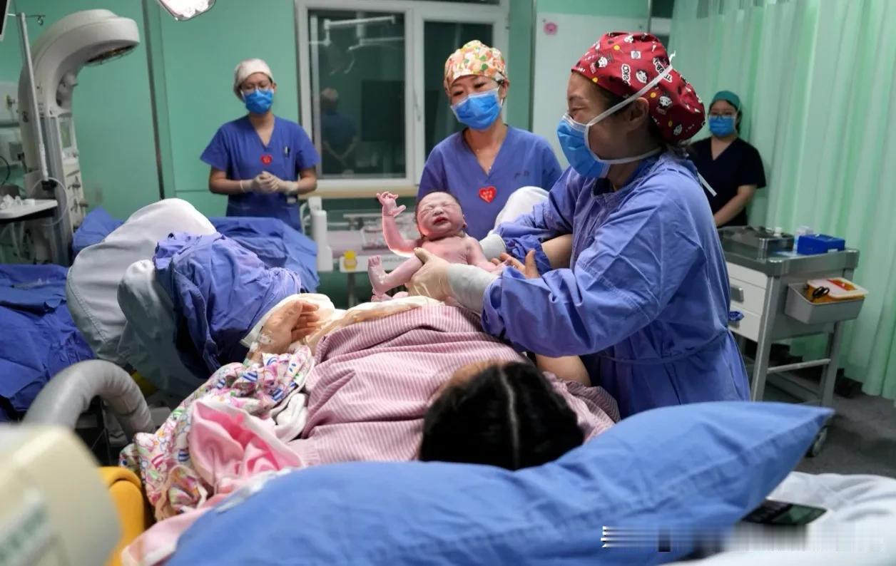 重磅！生娃住院不花钱了？全国28个省份已落地，生娃账单迎来“零自付”时代

“生