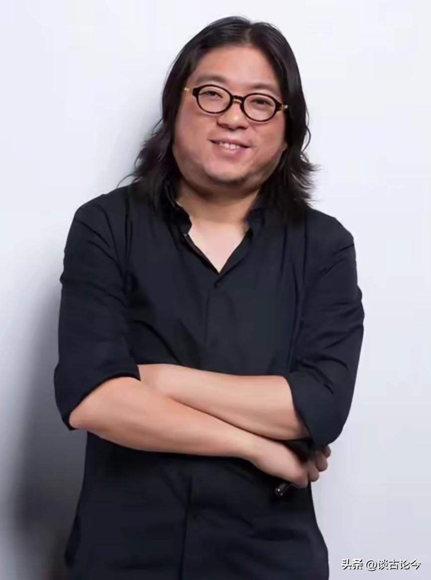 高晓松在外国人面前有多卑微？他说：“到了北欧没几天，我居然都不太敢跟人说话了，因