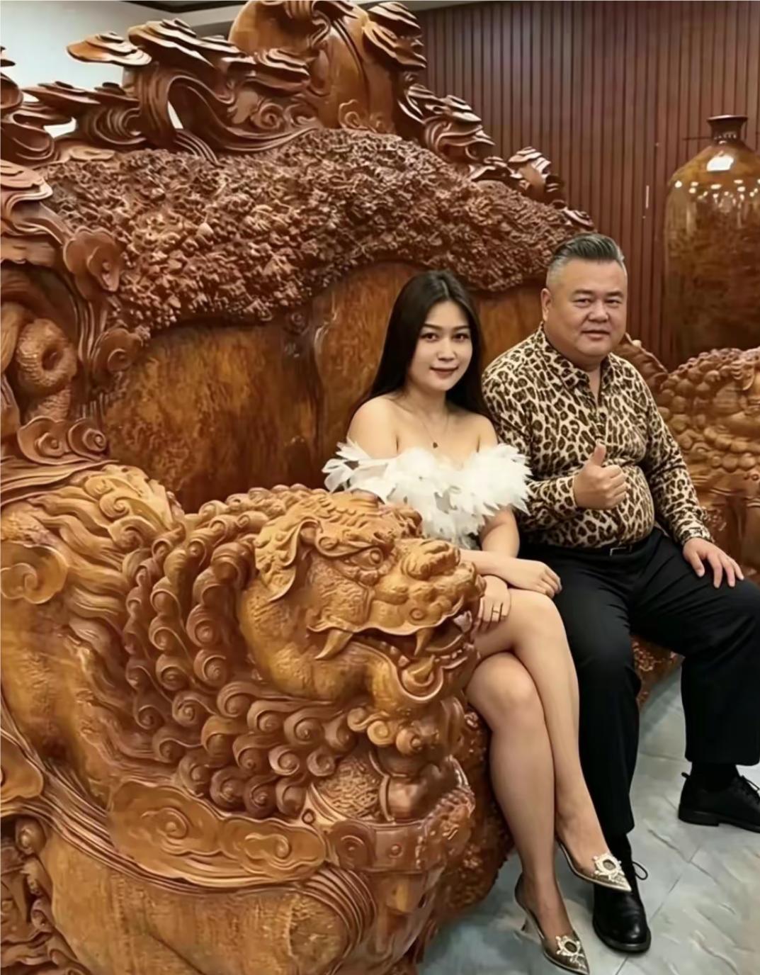 抱歉！这沙发尽管再高档贵气，我还不喜欢。