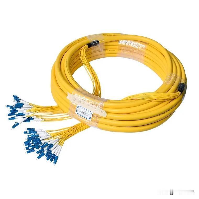 光缆与光纤的区别是什么?光缆与光纤的区别是什么
光纤与光缆核心关系简单易懂，光纤